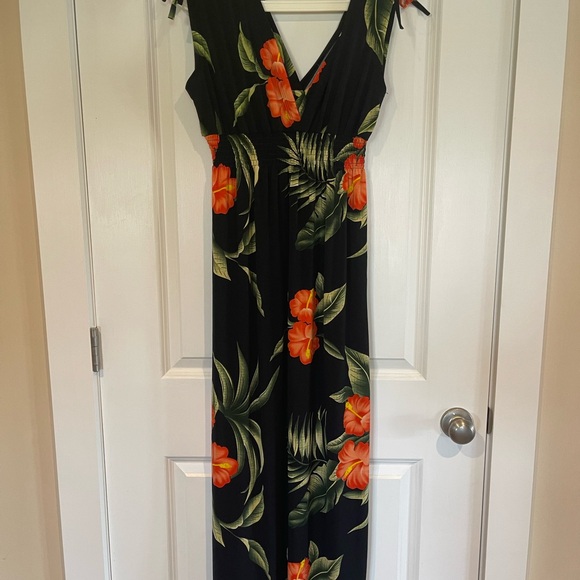 Elegant Black Maxi Dress with Orange Floral Pattern - Picture 1 of 5